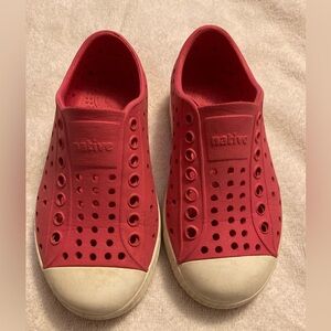 Native toddler pink and White Slip-On water shoes size C9